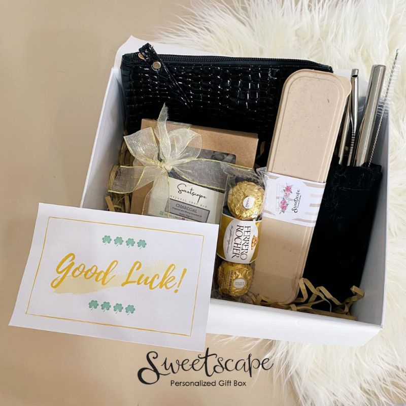

Gift Box Package 273-Paket Hampers 273 - Farewell Parcel