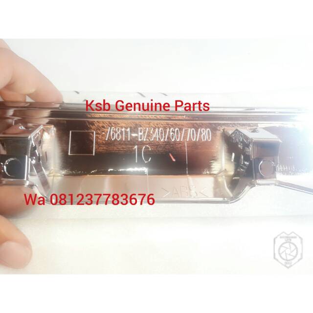 Trunklid Chrome Belakang Grand Avanza / Xenia Model Ganti Original Toyota