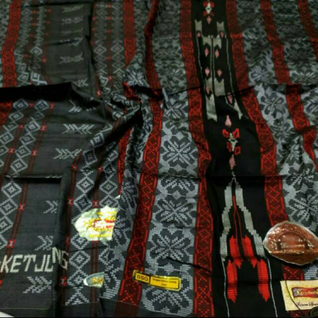 Sarung Ketjubung Sutra SSG Black Special