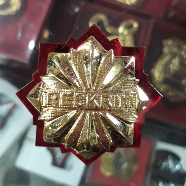 Lencana reskrim mika