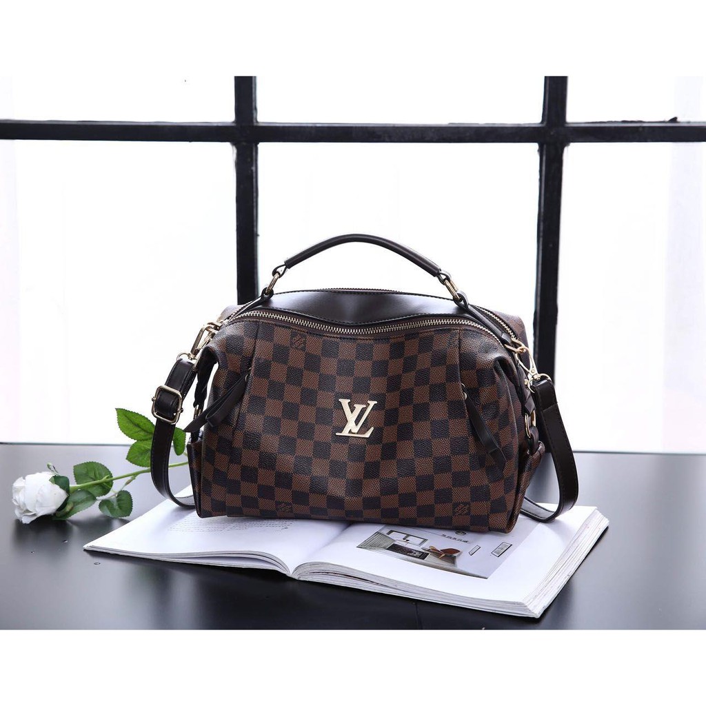 New arrival Tas wanita branded impor Batam merek Louis Vuitton Vonnie promo kode F2277