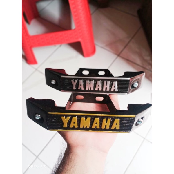 Emblem Logo KUMIS RX KING KUMISAN YAMAHA RX KING+plat breket dudukan besi- warna hitam gold