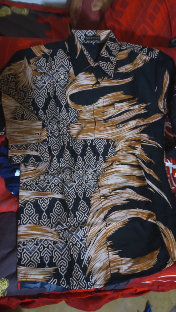 Bowo Laksono Kemeja Batik Pria Lengan Panjang Slimfit Katun Printing Hem Baju Atasan Kantor Modern