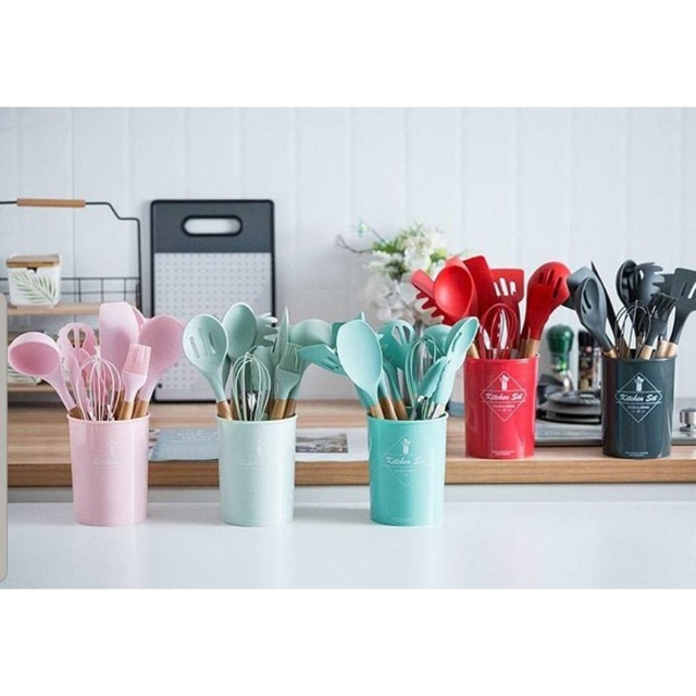 Silicone kitchen utensils set