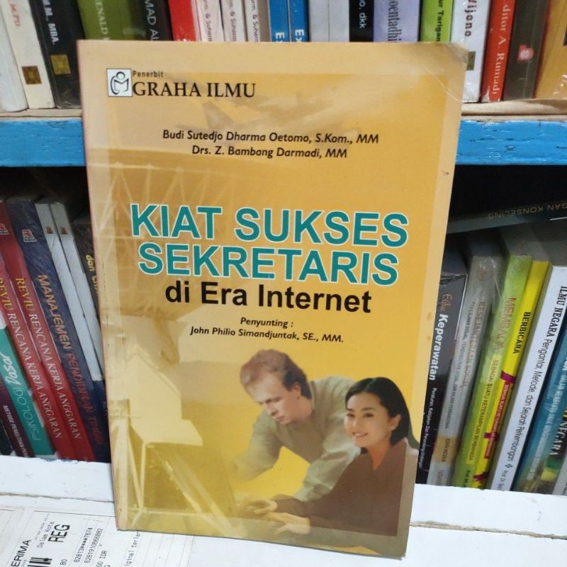 

Buku liat sukses Sekretaris di era Internet terlaris dan termurah