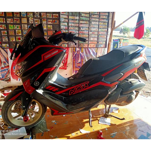 

Corak stylis Cuting stiker