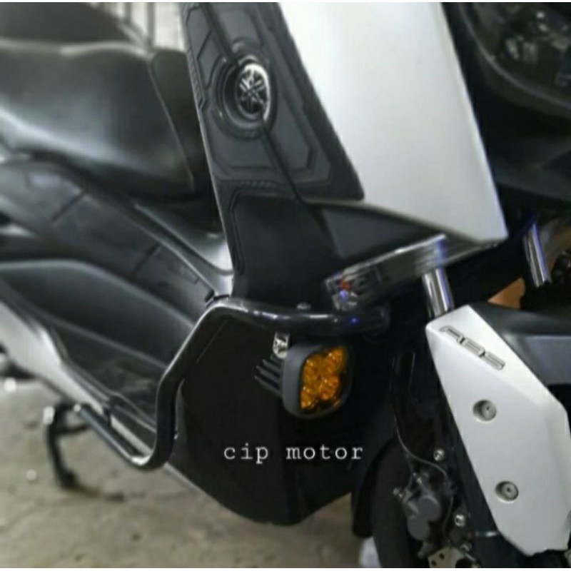 Crashbar XMAX Dudukan Lampu Xmax 250