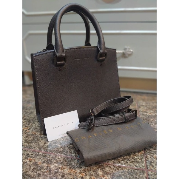 tas wanita charles & keith ck basic strucktured second preloved seken (ori)