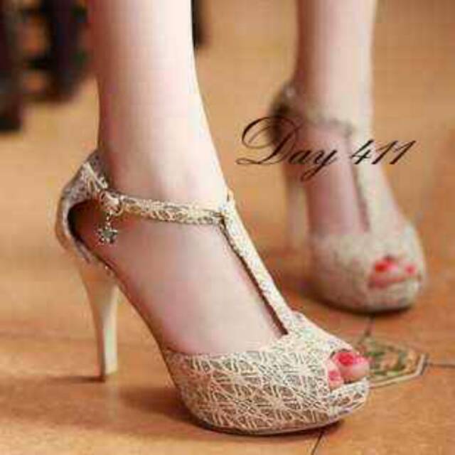 Sepatu Wanita Murah - High Heels T-Strap Brukat Krem NFZ