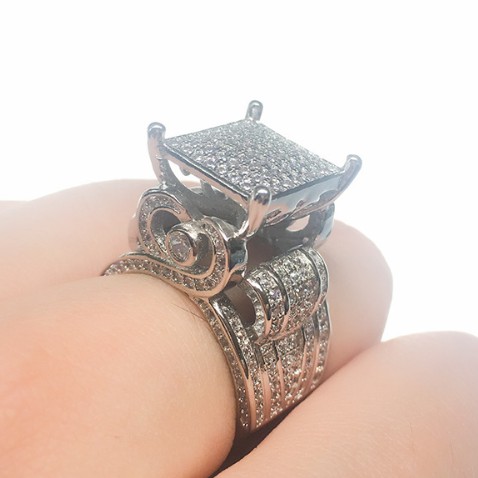 SEUSUK  Cincin Kawin / Tunangan Warna Putih untuk Wanita