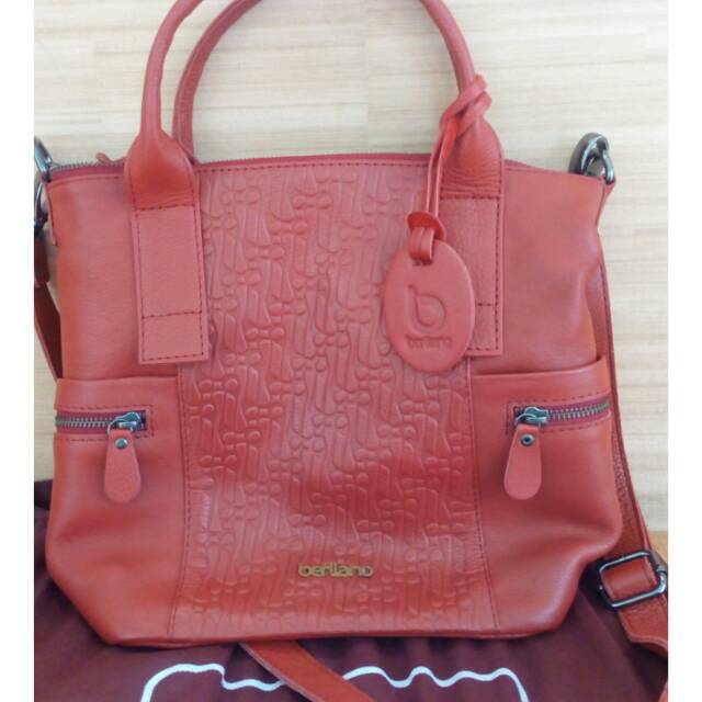 Berliano parang merah