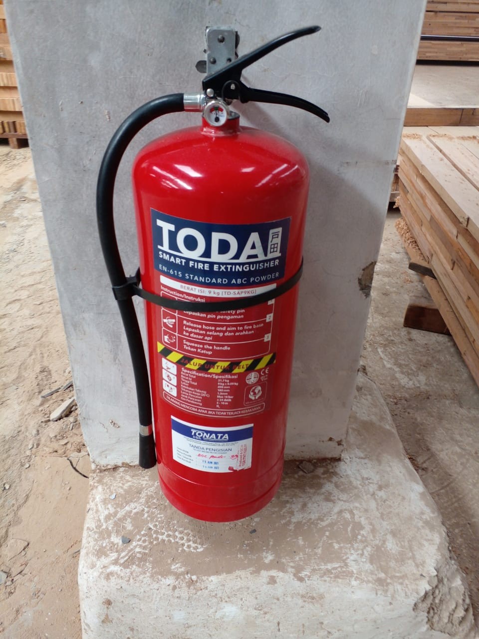 Apar 9 Kg / Pemadam Api 9kg / Set Komplit Toda By Tonata Fire Extinguisher