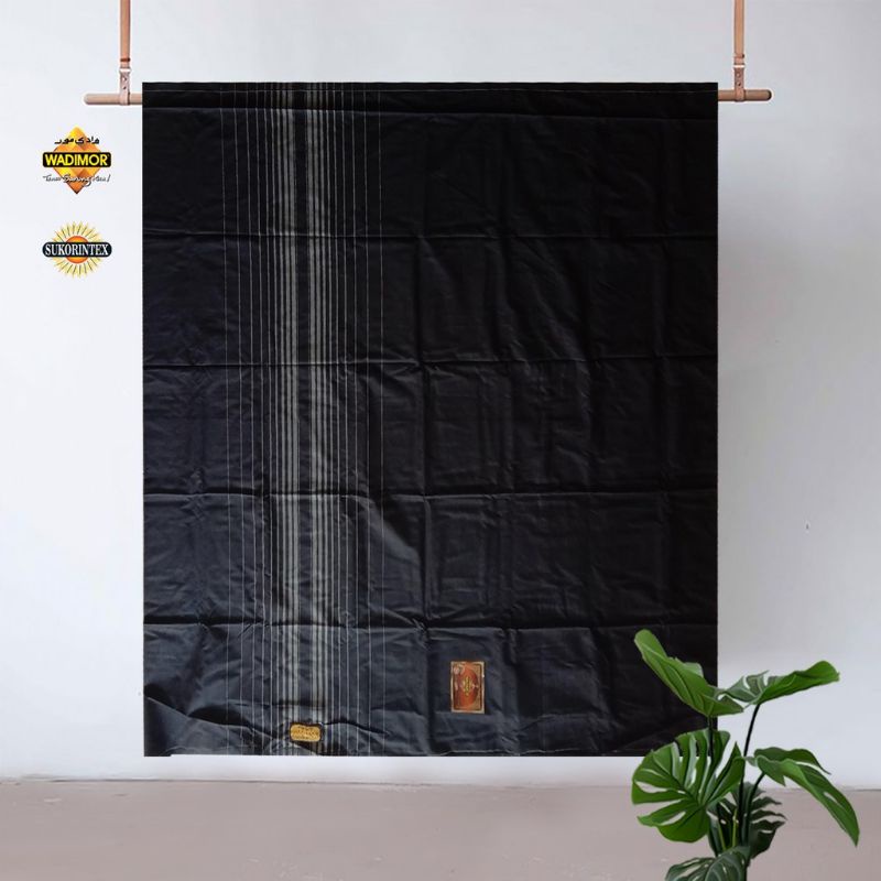 SARUNG TENUN WADIMOR MOTIF POLOS HITAM/PUTIH