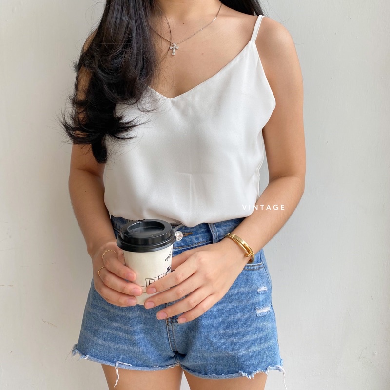 TANKTOP WANITA BASIC TANKTOP KOREA TANKTOP TALI KECIL-White