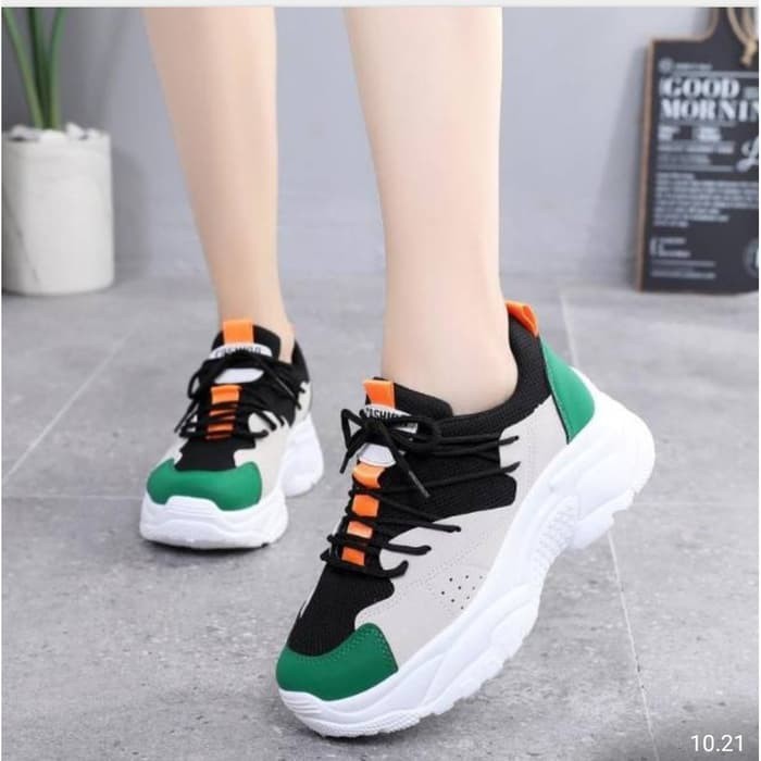 Sepatu Sneakers Wanita Cesya SDS331