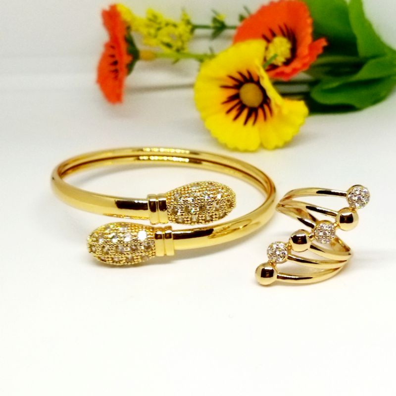 gelang dan cincin pernikahan fashion wanita