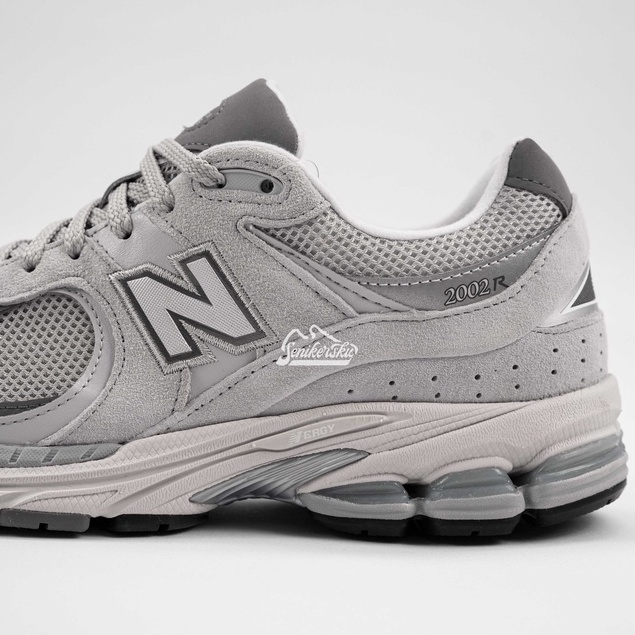 New Balance 2002R Grey