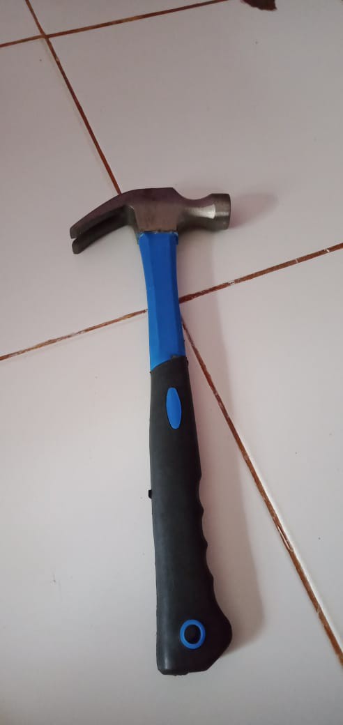 Palu Kambing Magnet Gagang Fiber Merk Macaw 16 Oz
