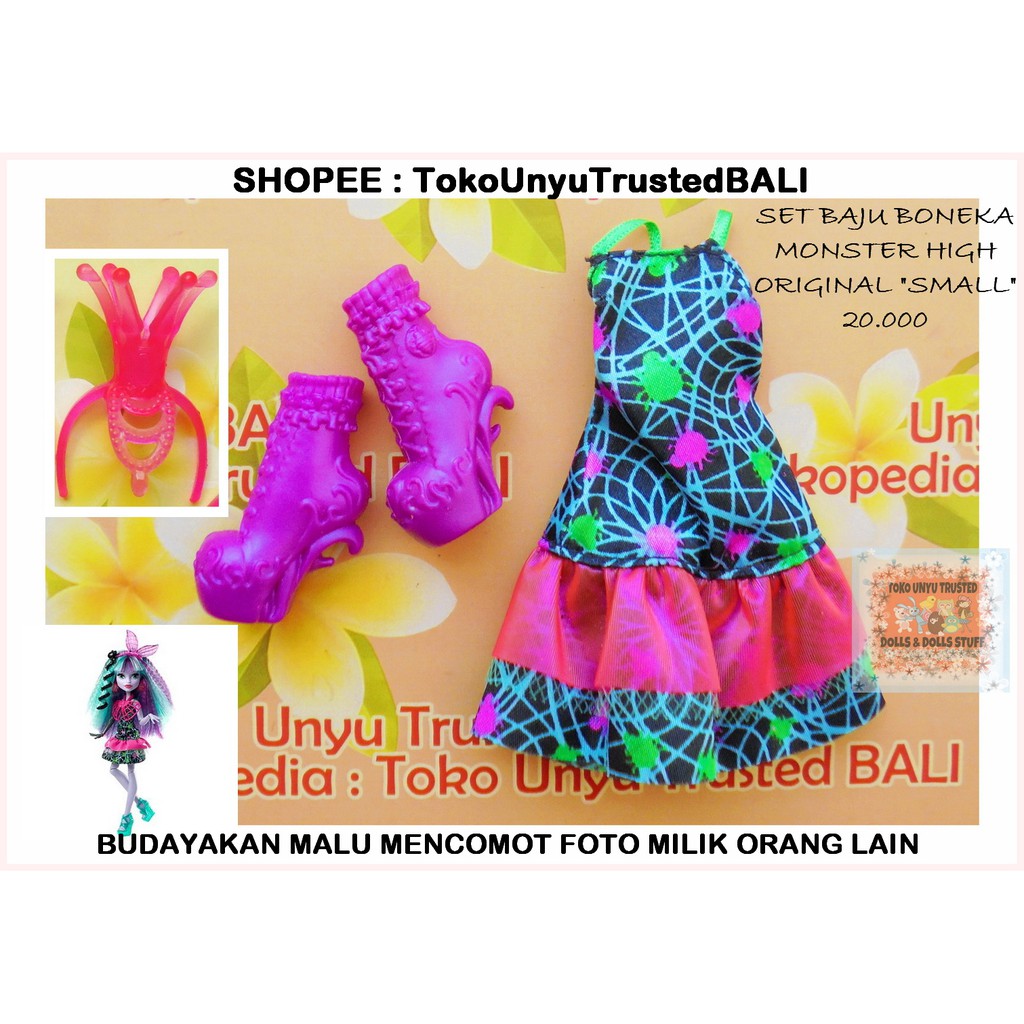 Set Baju untuk Mainan Boneka Monster High ORIGINAL "SMALL"/ Monster High/ Monster High Doll C84