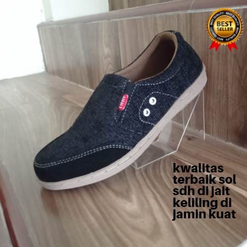 SEPATU SLIP ON PRIA CASUAL