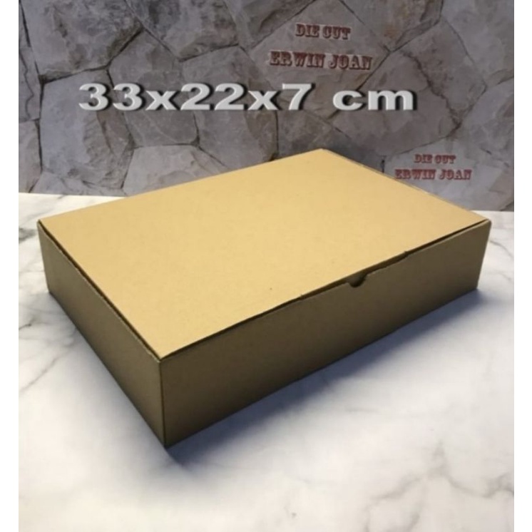 

Kardus box uk. 33x22x7 cm karton kotak diecut