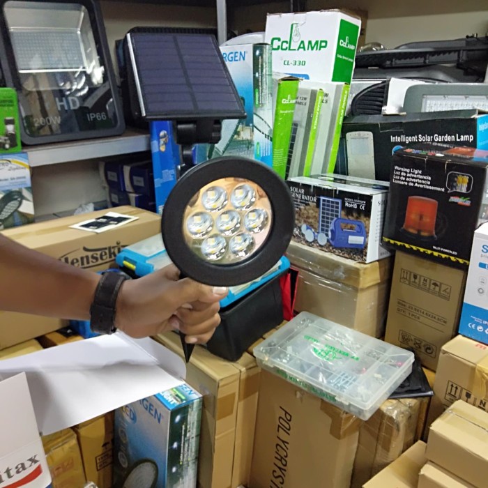 Lampu taman LED tenaga surya solar cell