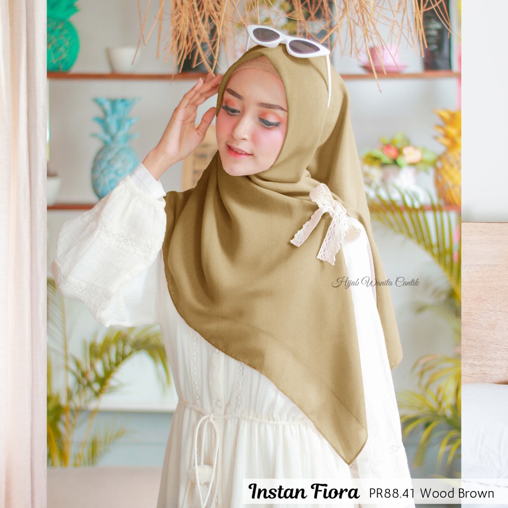 Hijabwanitacantik - Hijab Instan Fiora | Hijab Instan | Jilbab Instan Voal-Wood Brown