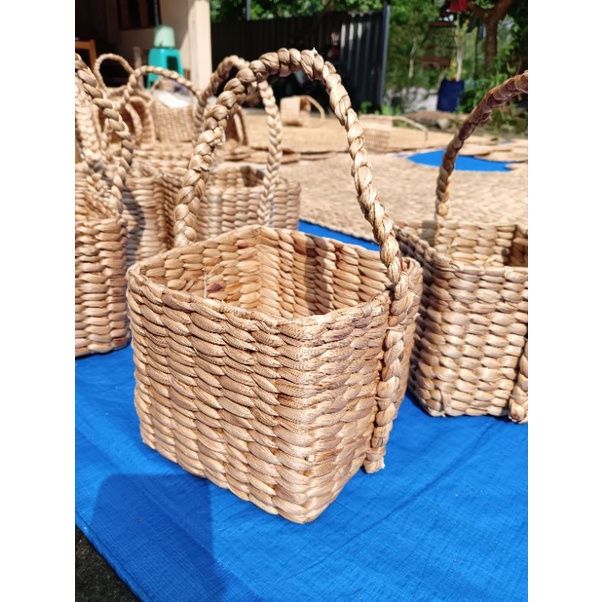 

hampers Enceng gondok 20 x 20