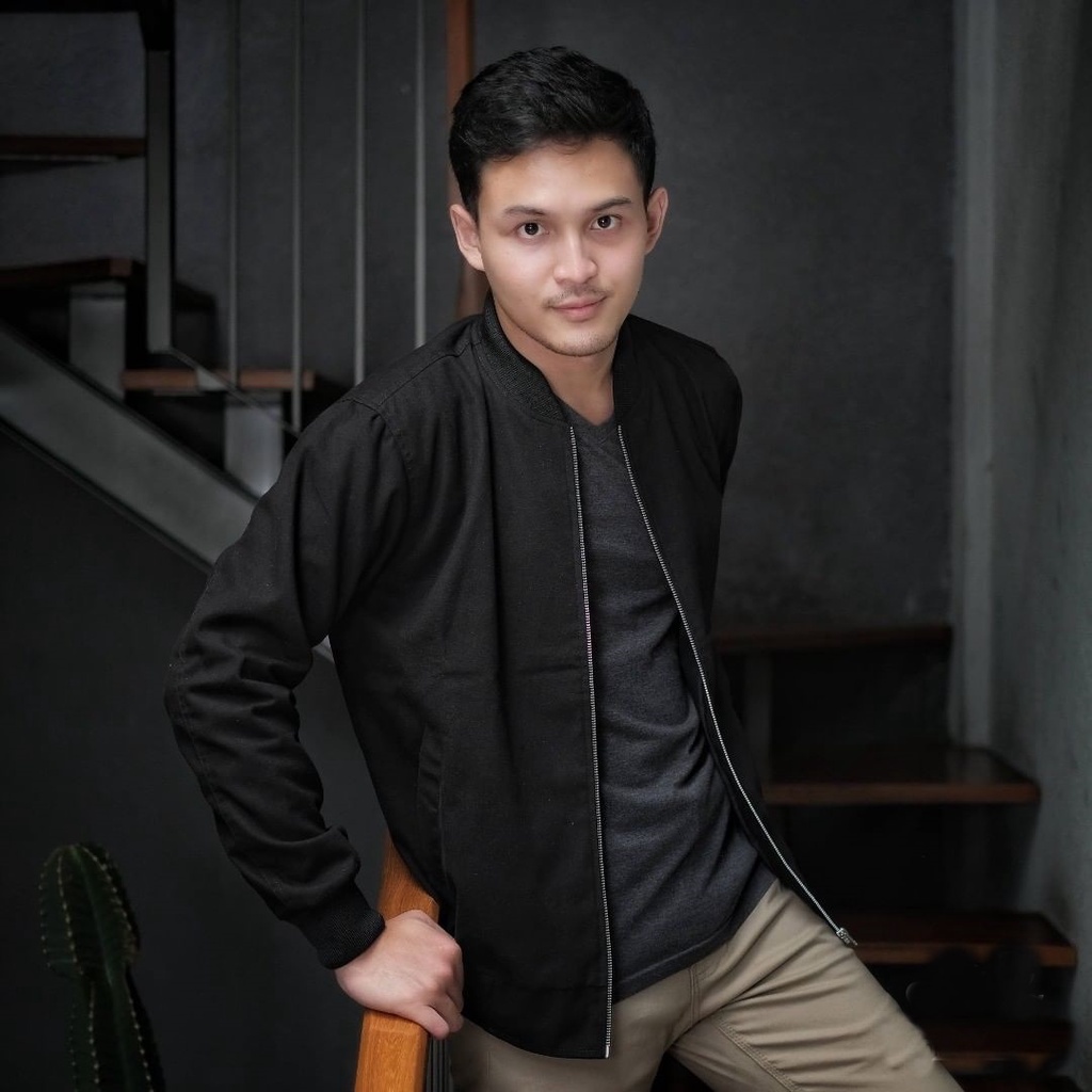 Bomber Jaket Polos Baseball Varsity Pria Wanita Anti Air Size L XL-Hitam