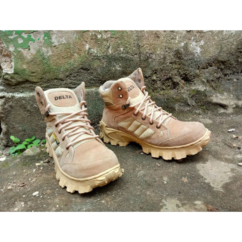 SEPATU BOOTS DELTA PENDEK UJUNG BESI TERBARU