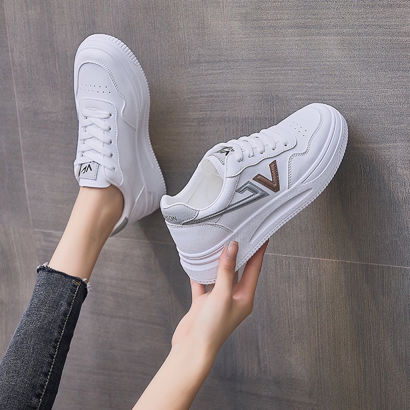 Sepatu Sneakers Wanita Putih walking shoes