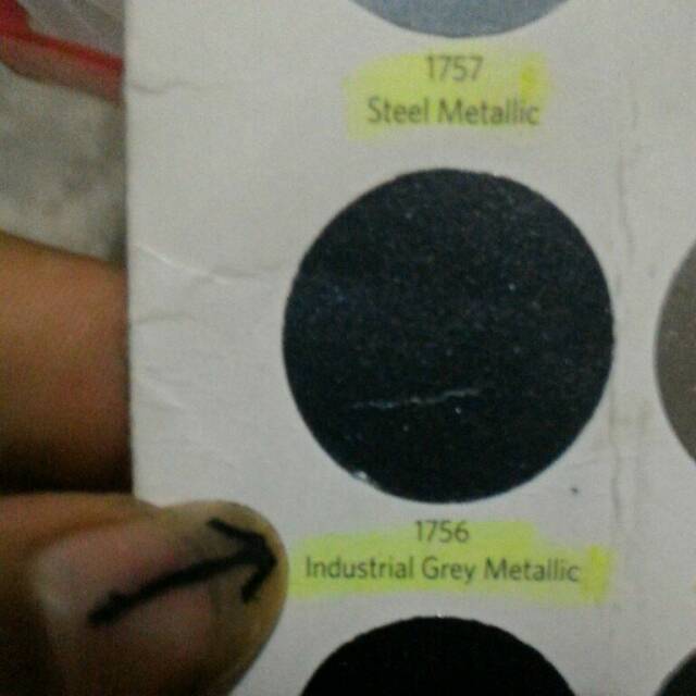 Pylox pilox hitam silper metalik industrial grey metallic 1747 cat spray cat semprot