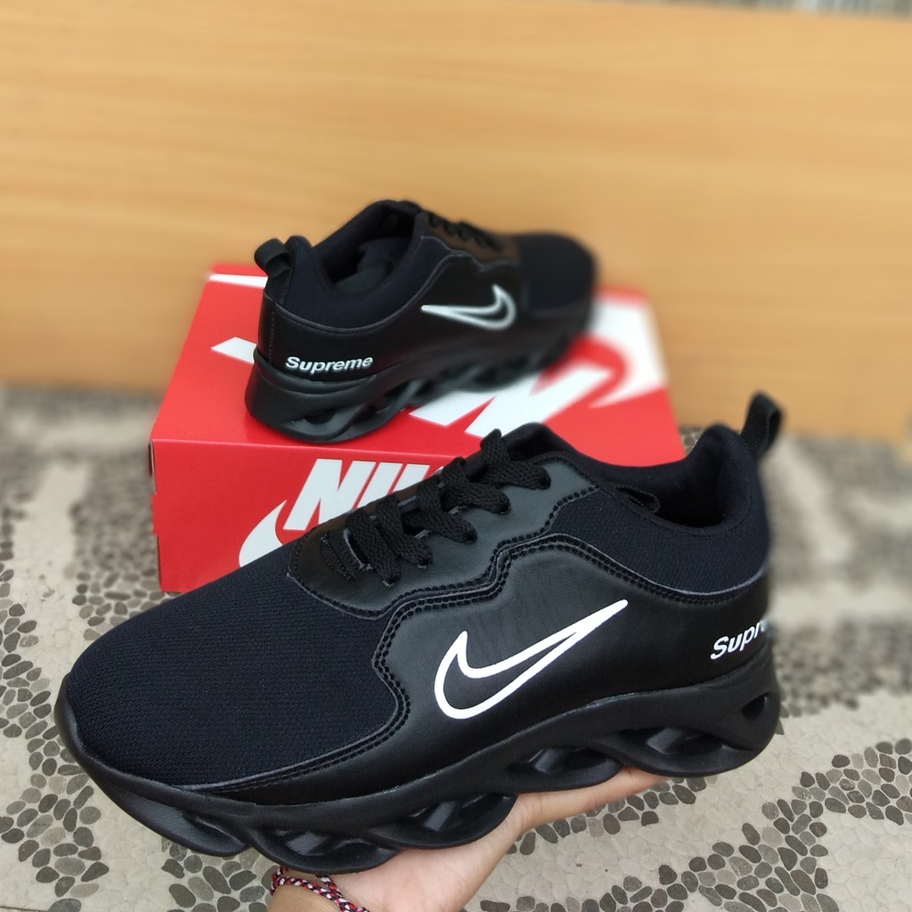 SEPATU NIKE121 SUPREME FULL BLACK SEPATU RUNNING MAN AND GIRLS SNEAKERS SEPATU SPORT