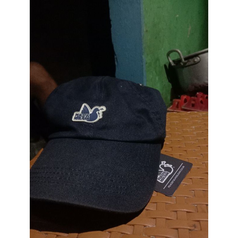 Caps Peaceful Hooligan