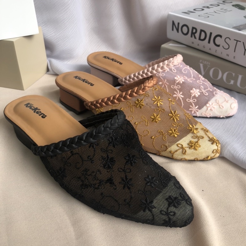 SANDAL SLOP MULES BRUKAT WANITA TERBARU HAK 3CM HIGHHELS PESTA WEDDING MODERN TERLARIS TERMURAH TASBIYA KELABANG HEELS 3 Sepatu Heels Wanita Selop Formal Cantik Nyaman TERBARU BERKIALITAS IMPORT Sandal Slop Slip On Teplek Wanita Sandal Cewek BROKLAT