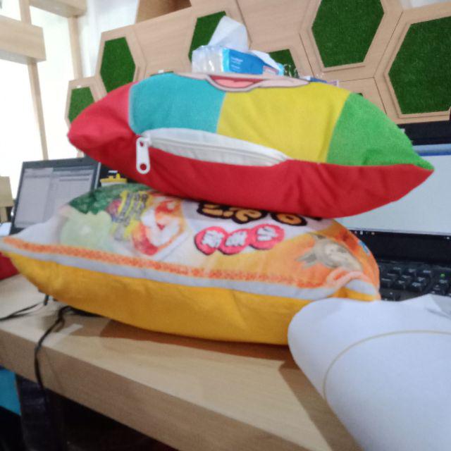 Bantal Pelangi Karakter Minnie Mouse