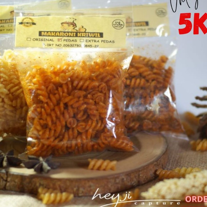 

Cemilan-Makaroni Kriwil-berat bersih 70 gram-Kriuk Gurih Enak