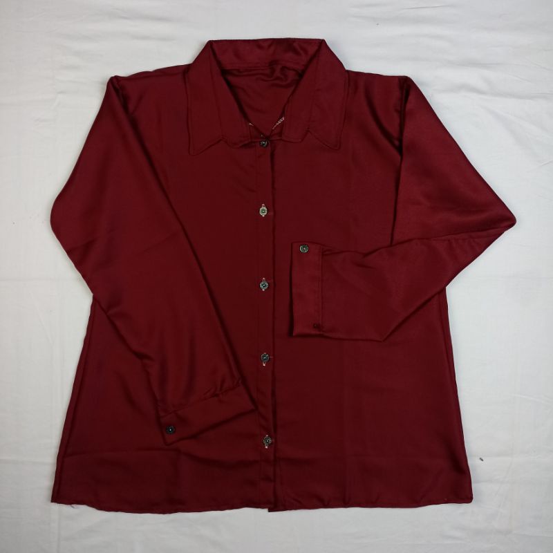 Kemeja Wanita Basic Polos Putih Hitam Atasan Blouse Casual Lengan Panjang Hem Kerja Kantor Formal Bahan Moscrepe-Marun