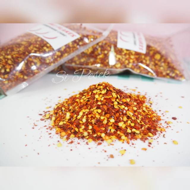 

Cabe Giling Kasar / Chili Flakes 250 GR Murni Halal Import / Premium Quality.