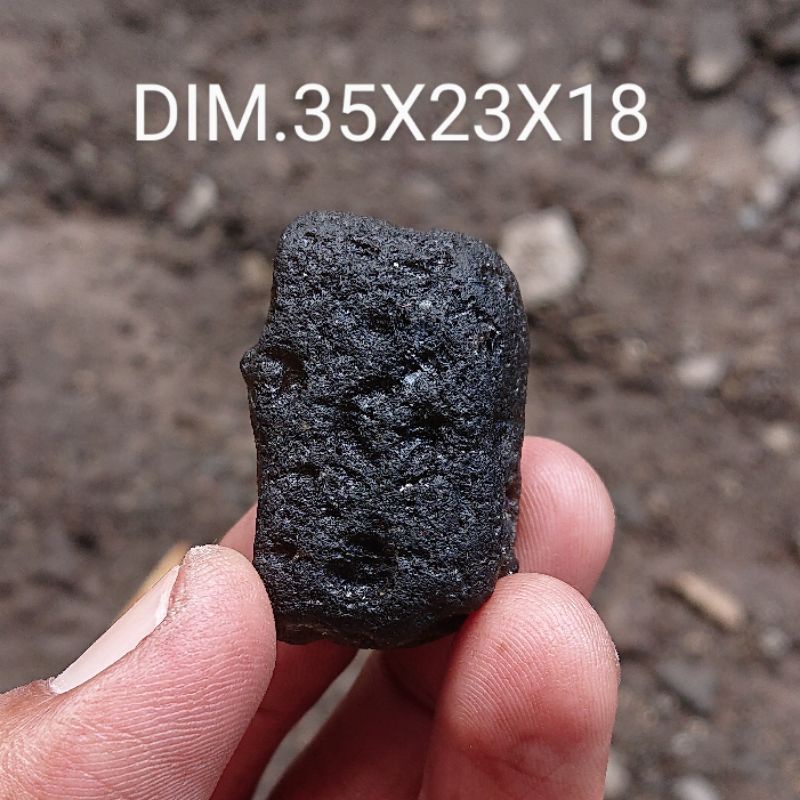 NATURAL BATU METEOR Black Agni manitite tektite