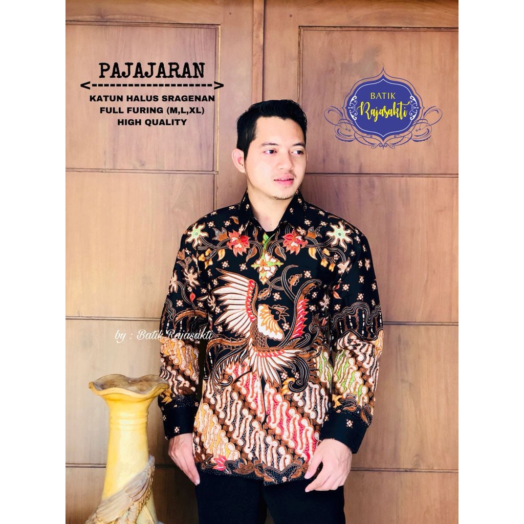 PAJAJARAN RAJASAKTI KEMEJA BATIK SOLO PRIA LENGAN PANJANG LAPIS FURING ATASAN BATIK PREMIUM MODERN KATUN HALUS BAHUWIRYA  BANAMITRA BANAMITRA PUTIH BANGSAWAN BAYU PUTRA BERLIAN BIRU BHARATAYUDA BIMASENA BIRENDRA BIRU INDAH BRAHMAKERTA BRAHMAKERTA MERAH