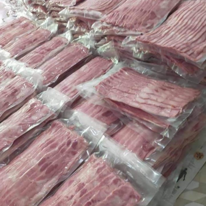 

Daging Asap - Pork Streaky Bacon 500Gr - Daging Babi Asap (Smoked Only Premium)