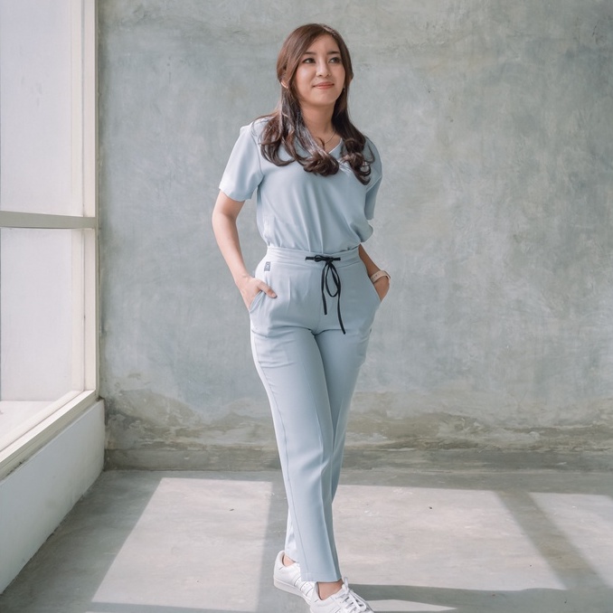 Baju Jaga V NECK SS - LIGHT BLUE Scrubs Theatre Blues Empirical Lengan Pendek Celana Slim Fit