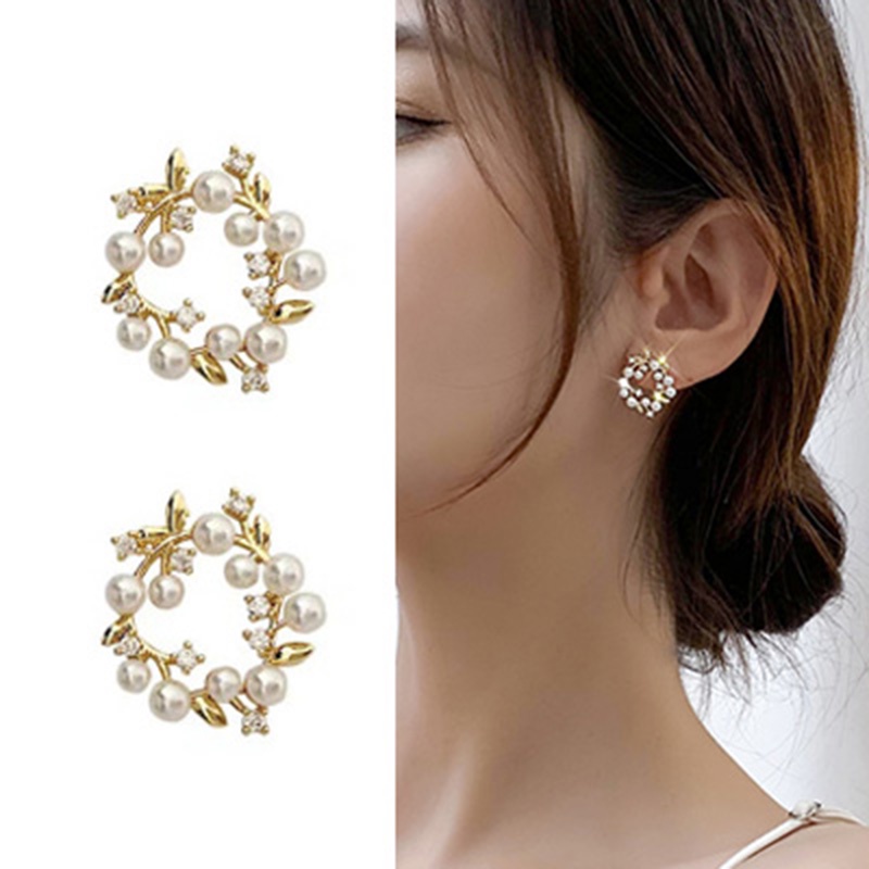 Anting Tusuk Motif Bunga Hias Mutiara / Berlian Imitasi Ala Retro Untuk Wanita