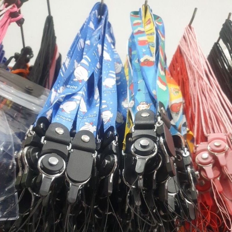 kalung hp / gantungan kunci karakter