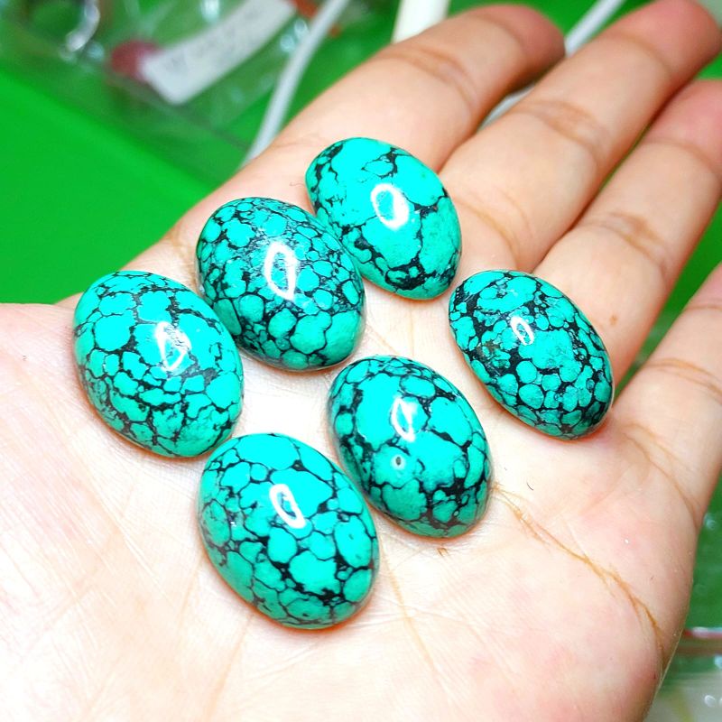 Batu aki pirus komposite / pirus urat hitam dan urat emas