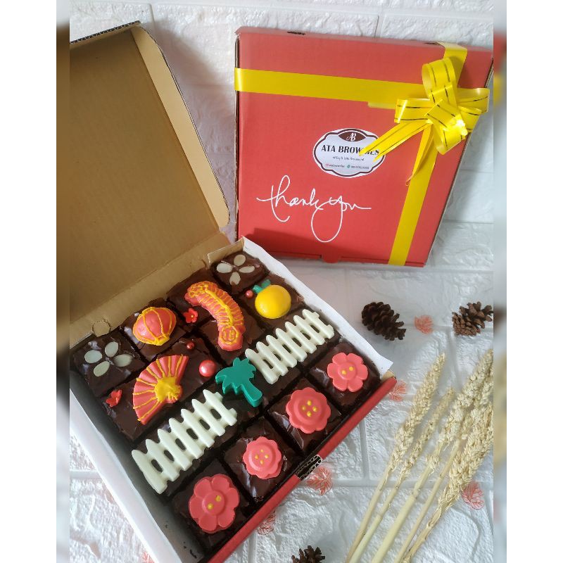 

(HANYA PENGIRIMAN VIA GOSEND) brownies imlek edition bigbox