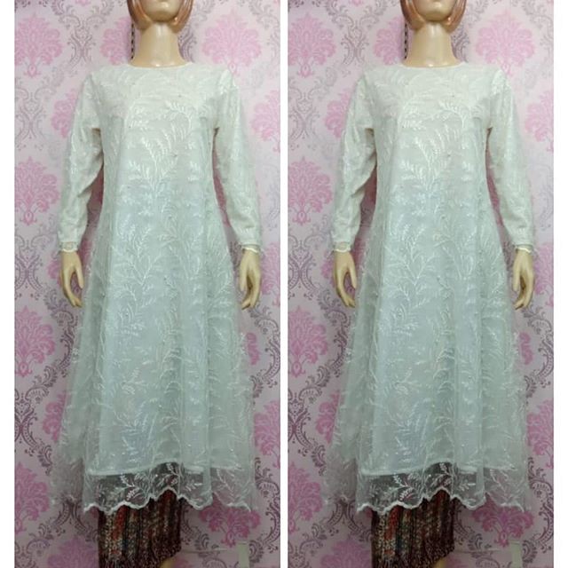 Setelan Kebaya Seruni Warna Putih Mix Plisket / Kebaya Modern