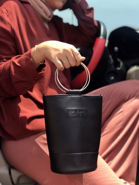 Sherena handle bag