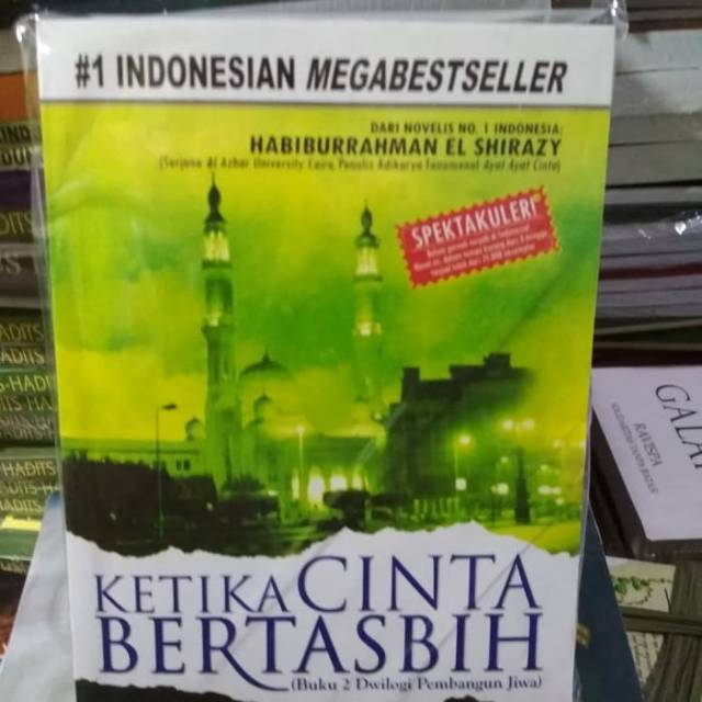Buku Novel Ketika Cinta Bertasbih Jilid 2 Penulis Habiburrahman El Shirazy Shopee Indonesia